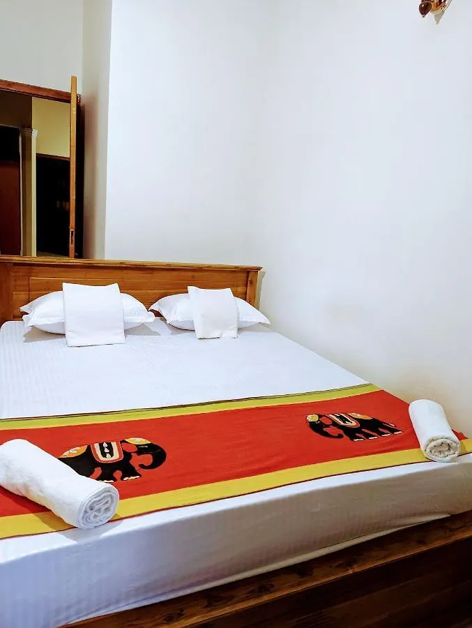 Moon Water'S Edge Apartment Kandy