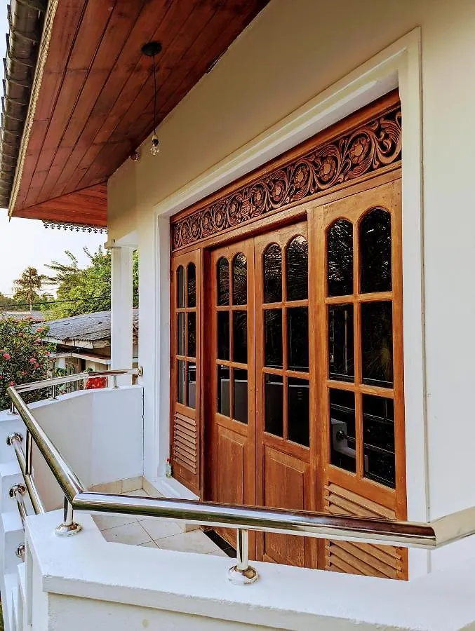 Moon Water'S Edge Apartment Kandy