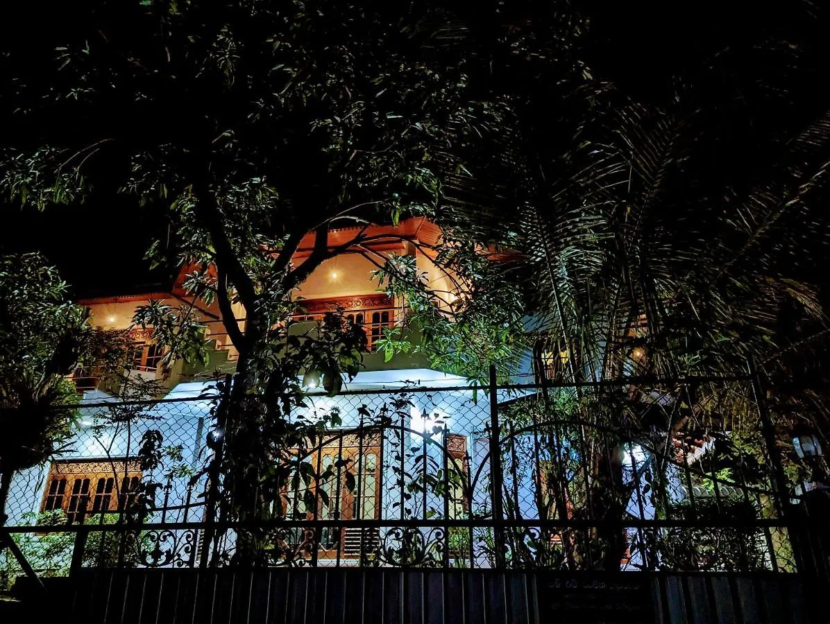 Moon Water'S Edge Apartment Kandy