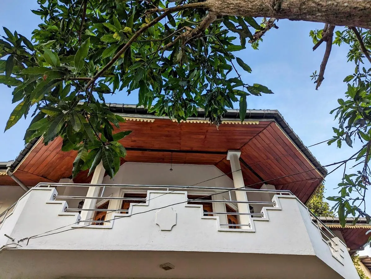 Moon Water'S Edge Apartment Kandy 0*,