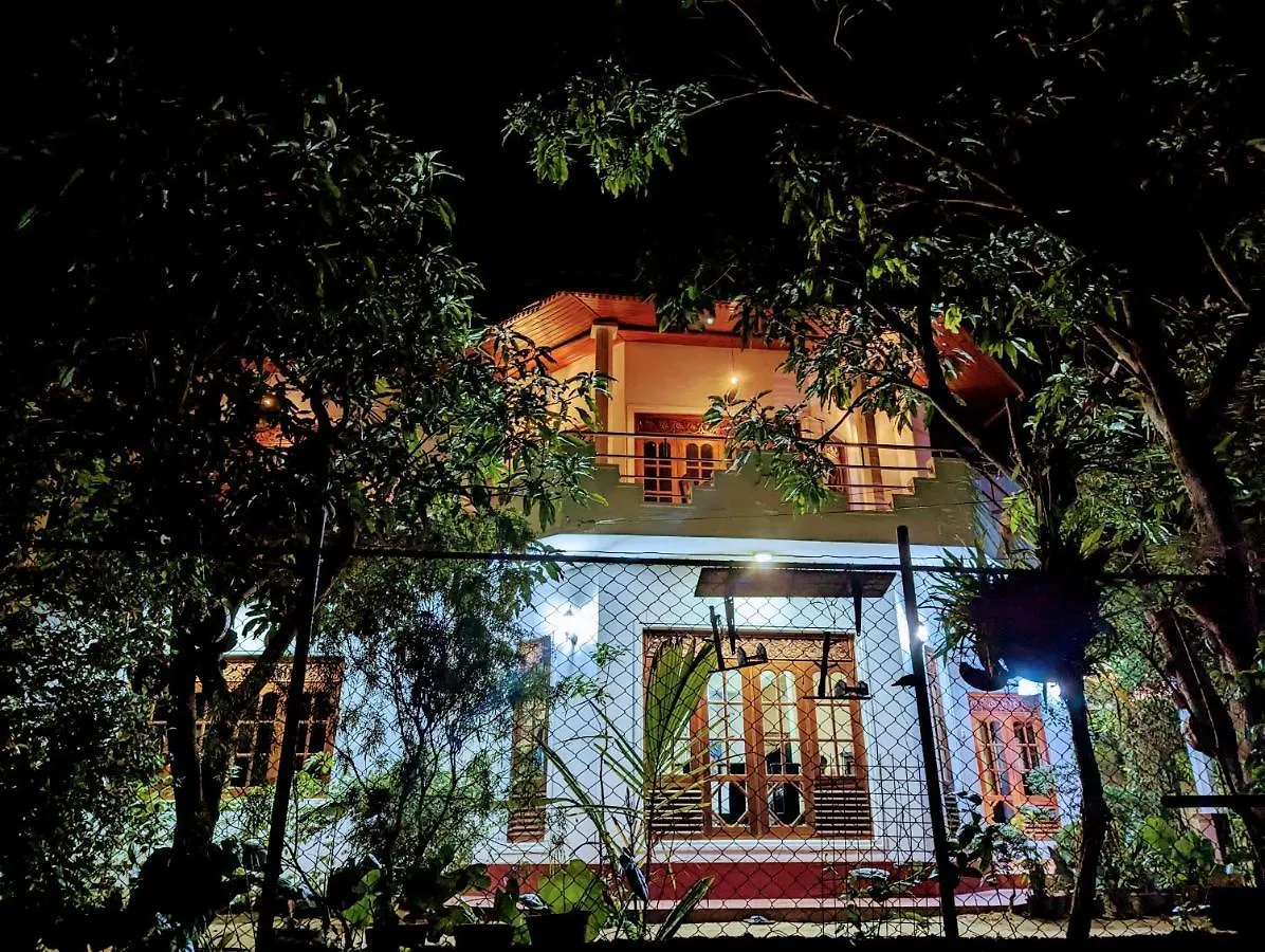 Moon Water'S Edge Apartment Kandy